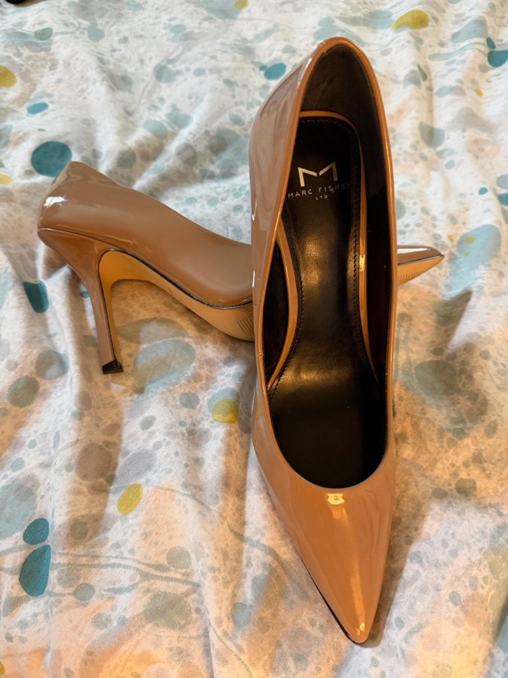 Gorgeous Marc Fisher patent pumps